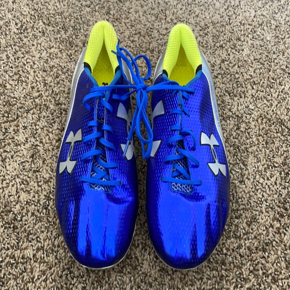 NWOT - Under Armor Speedform Men’s Football Cleats